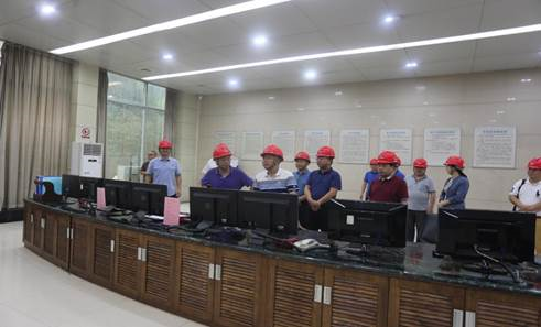 發(fā)展集團(tuán)黨委書(shū)記、董事長(zhǎng)譚建華帶隊(duì)督查分公司防洪防汛工作