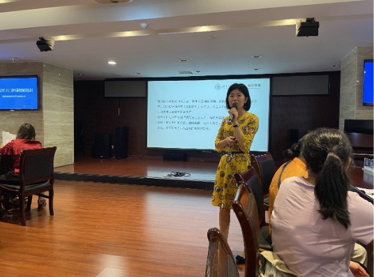 “強(qiáng)化崗位技能，培養(yǎng)業(yè)務(wù)人才” ——湖南發(fā)展養(yǎng)老聯(lián)合湖南中醫(yī)藥大學(xué)護(hù)理學(xué)院組織開展養(yǎng)老護(hù)理員專題培訓(xùn)