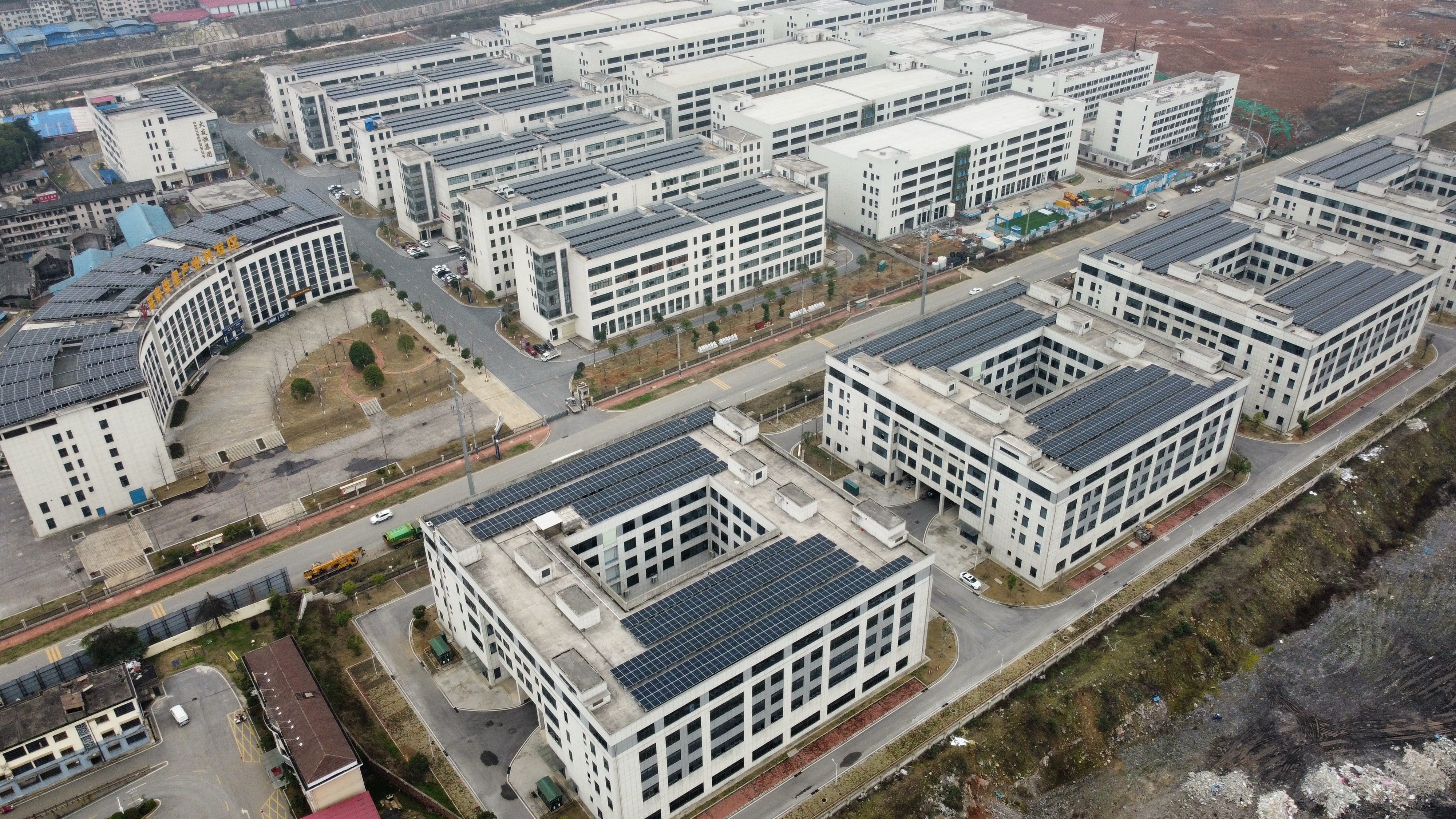 婁星產(chǎn)業(yè)開發(fā)區(qū)光伏項目全面建成并網(wǎng)