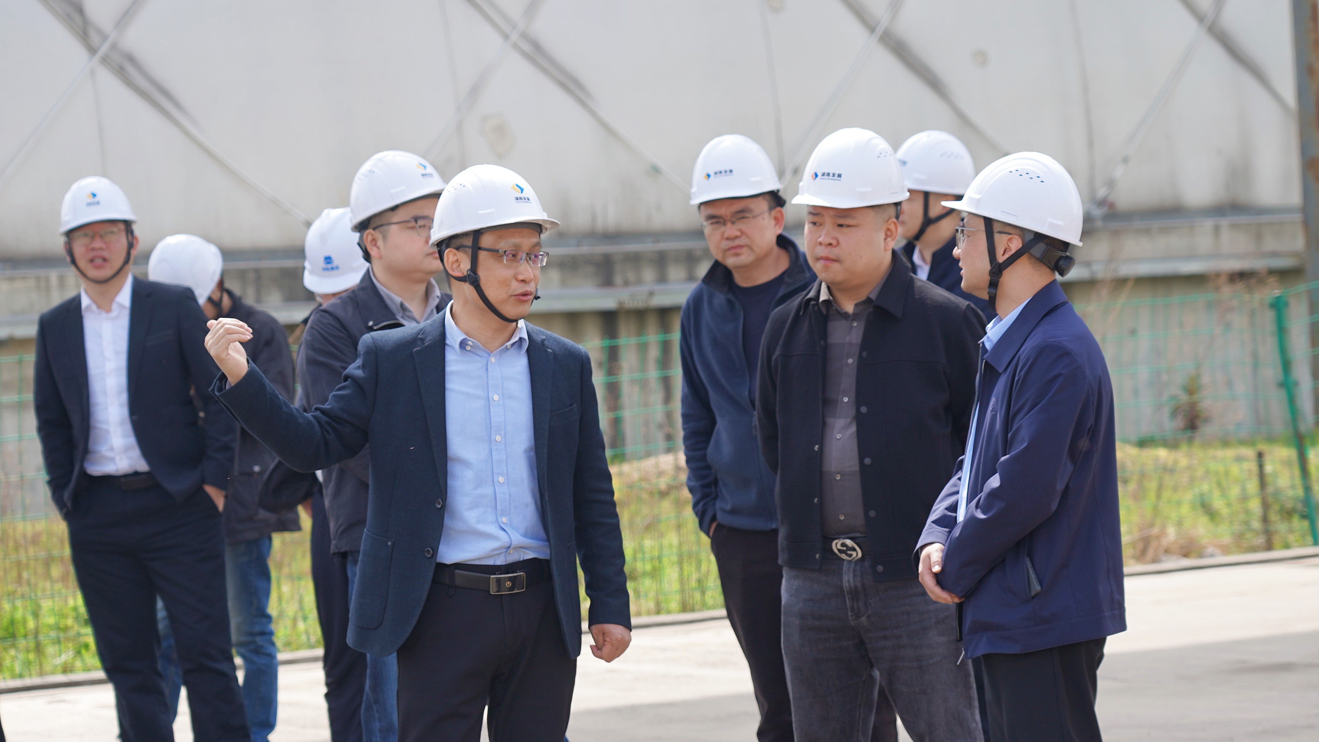 沅江市副市長雷亮調(diào)研湖南發(fā)展機制砂和砂石集散中心項目