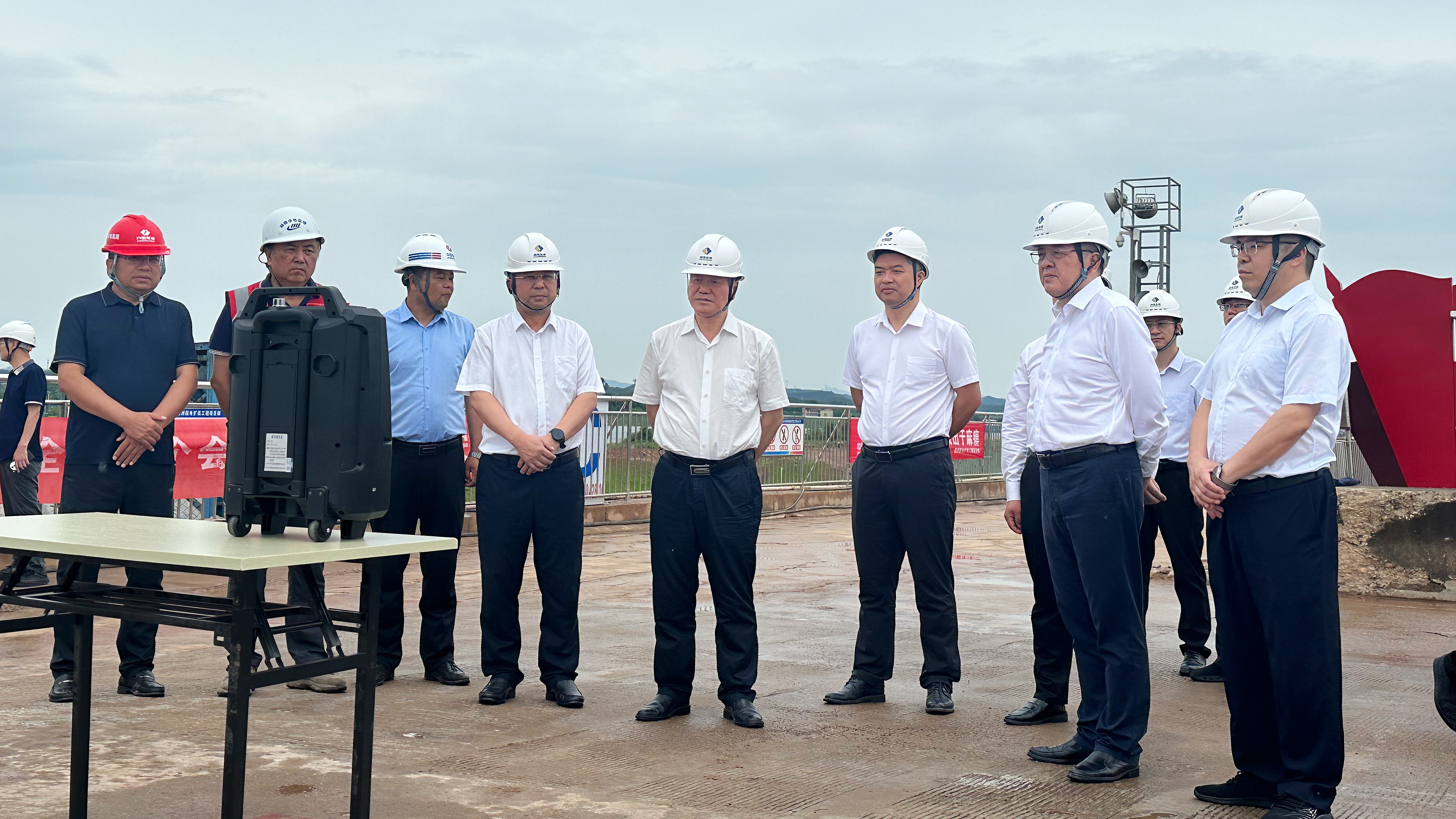 國(guó)家能源局湖南監(jiān)管辦銀車來(lái)一行督導(dǎo)檢查株洲航電安全生產(chǎn)工作